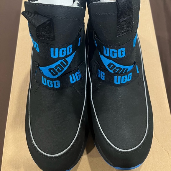 **Brand New* UGG - Picture 1 of 5